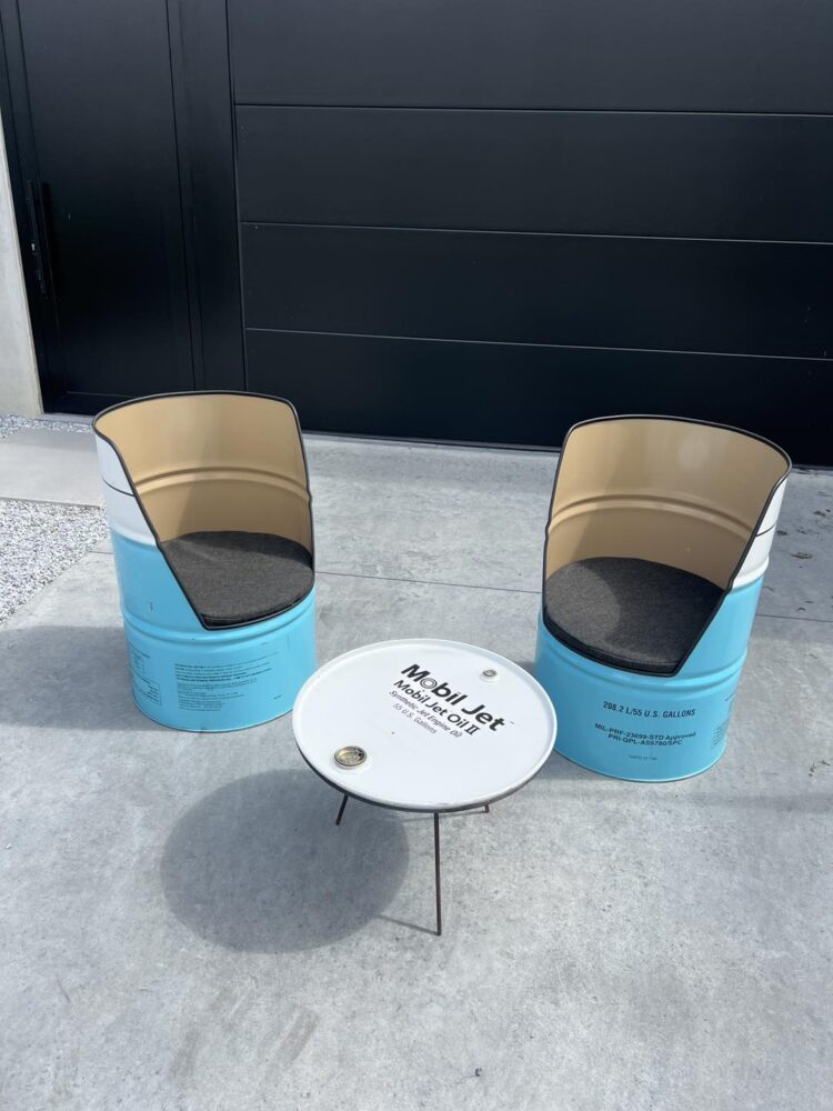 Barrel seat set + table 'Mobil Jet' - Image 4