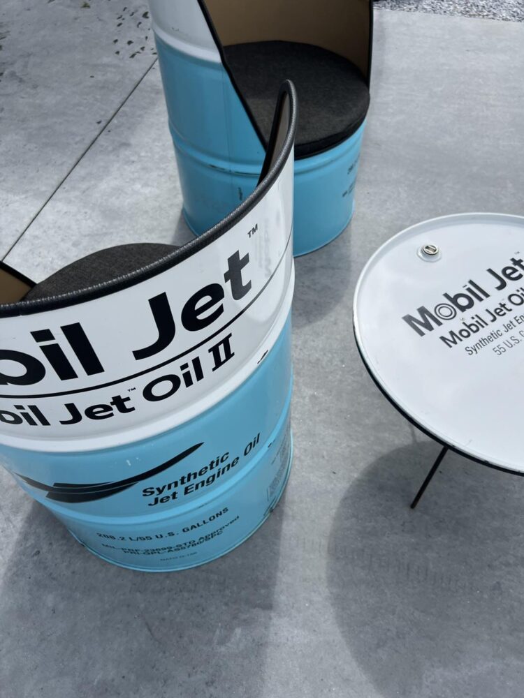 Barrel seat set + table 'Mobil Jet' - Image 9
